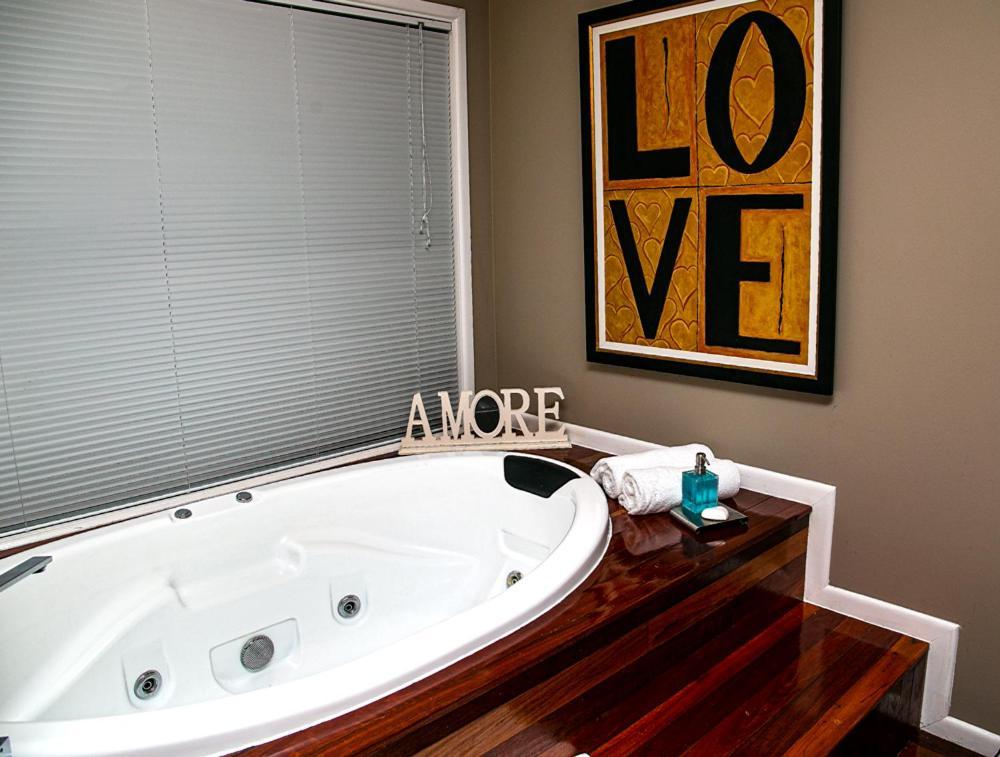 Amore On Buderim Rainforest Cabins Sunshine Coast Eksteriør bilde