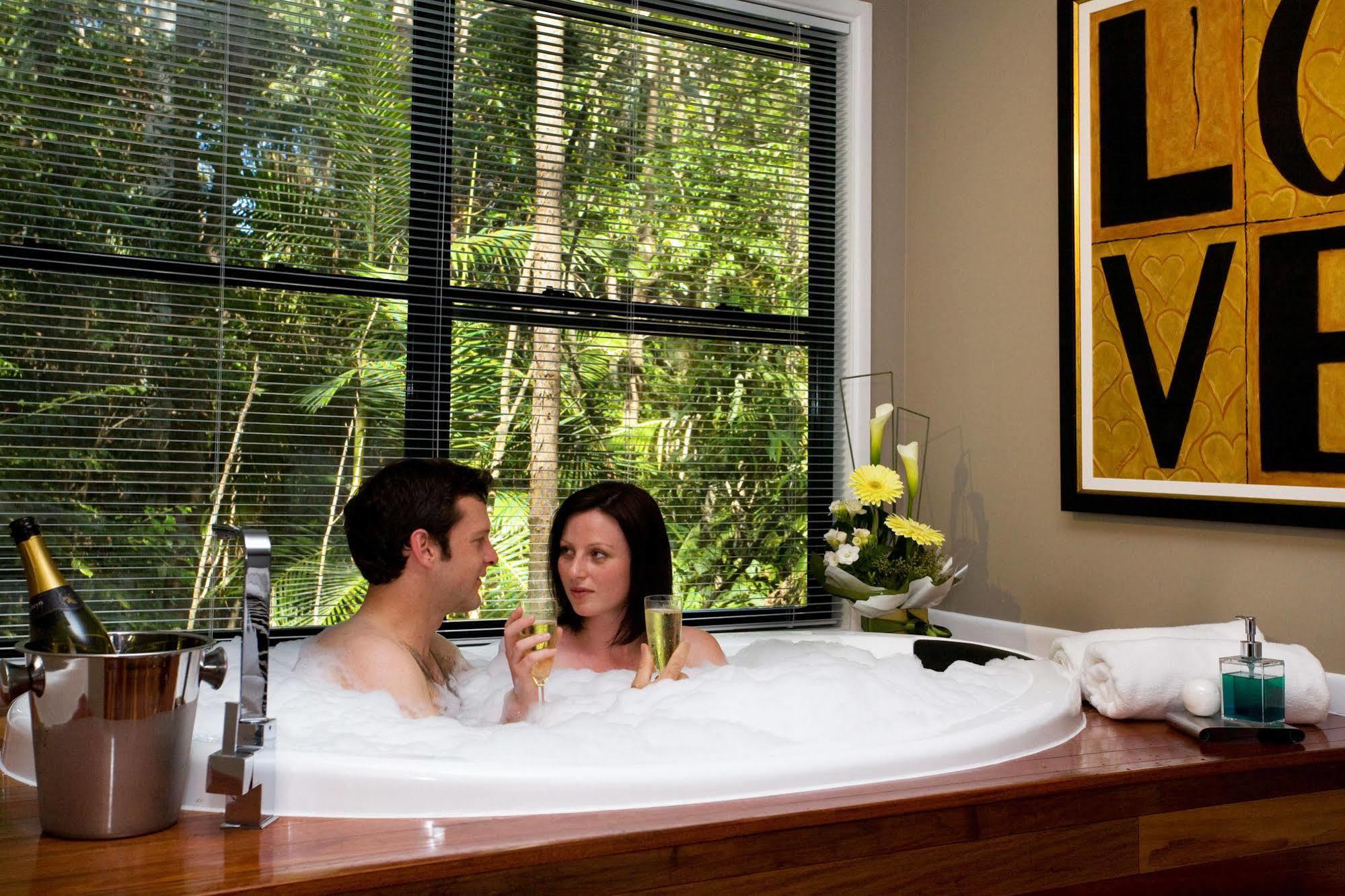 Amore On Buderim Rainforest Cabins Sunshine Coast Eksteriør bilde