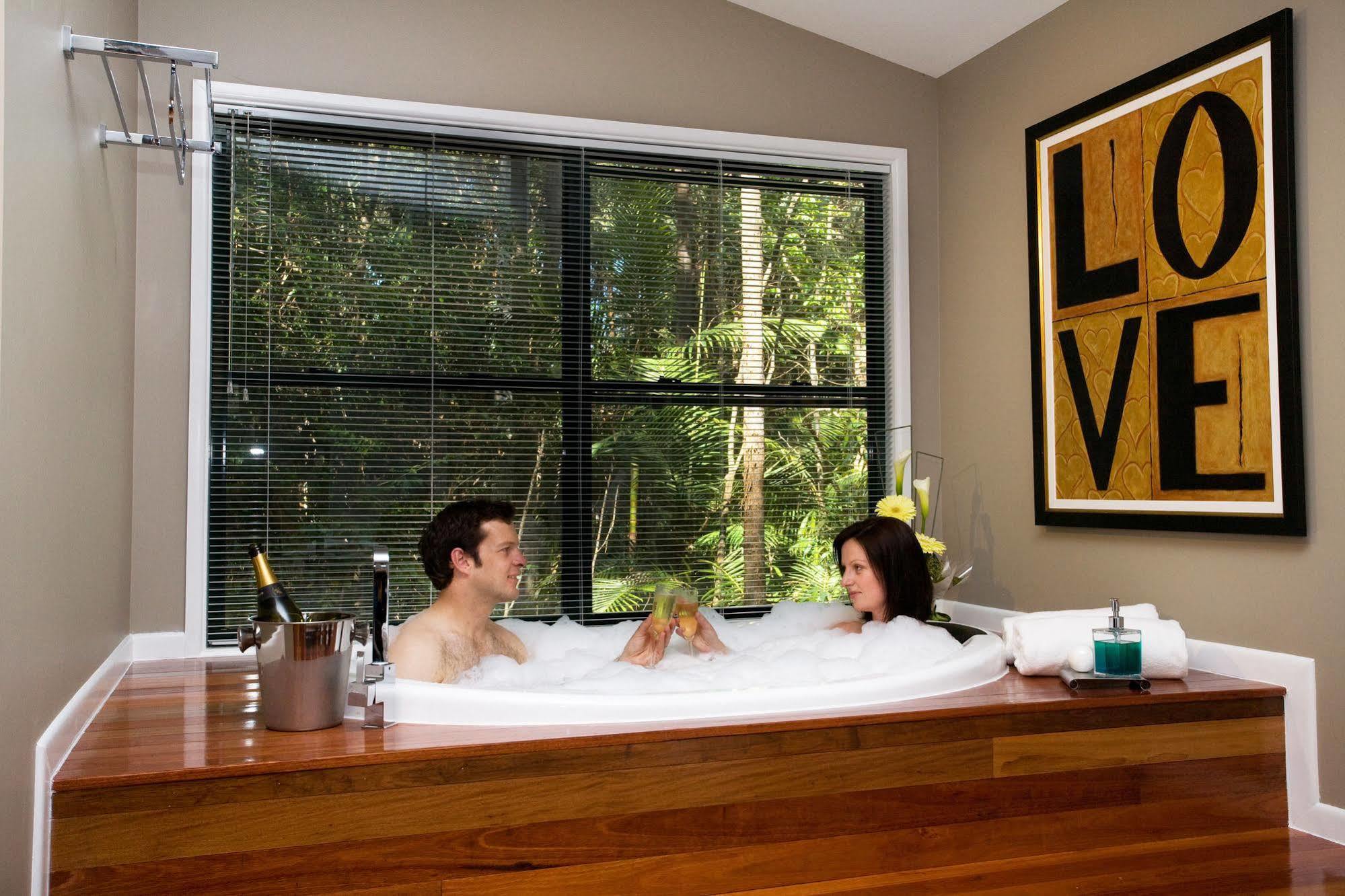Amore On Buderim Rainforest Cabins Sunshine Coast Eksteriør bilde
